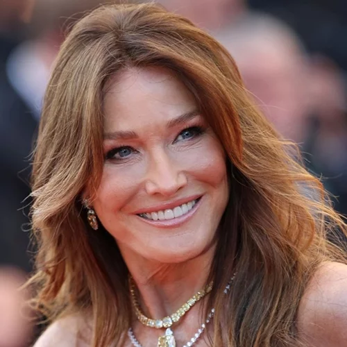 Paris Eiffel Jumping | Απούσα η Αθηνά Ωνάση αλλά παρούσα η Carla Bruni στις επιδείξεις