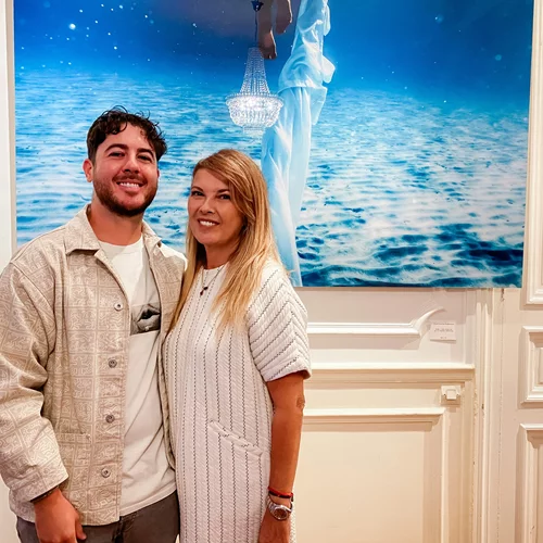 Μιχαήλ - Άγγελος Βαρθακούρης | Ο μεγάλος γιος της Σοφίας Αλιμπέρτη με τη σύντροφό του στη Χίο