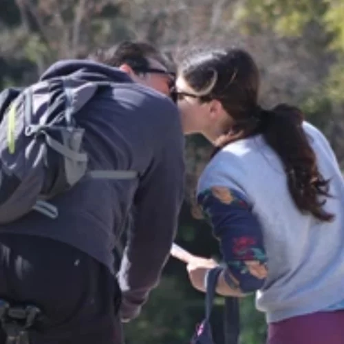 Κωνσταντίνος Καζάκος | Τα δημόσια φιλιά με την 23χρονη σύντροφό του