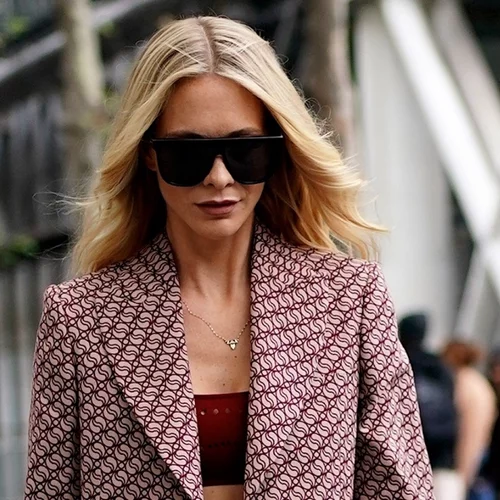 Είναι επίσημο | Αυτό είναι το κούρεμα που θα αντικαταστήσει τα curtain bangs