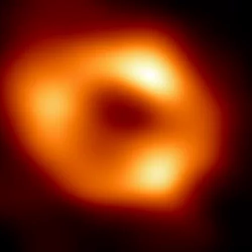 Ιστορική στιγμή | Φωτογραφήθηκε για πρώτη φορά η μαύρη τρύπα στην καρδιά του γαλαξία μας [Eικόνες]