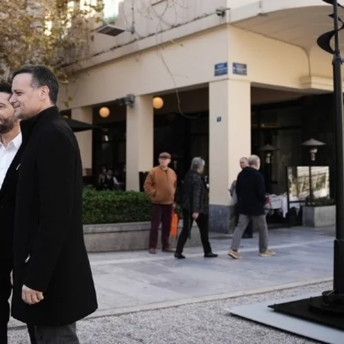 Στην καρδιά της Αθήνας το εμβληματικό έργο "Αιολικό" του γλύπτη Takis