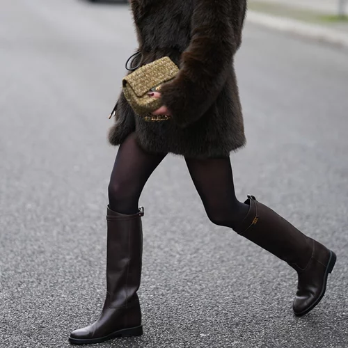 Αυτές οι μπότες από την Pull&Bear κοστίζουν 45.99 ευρώ και θα τις φορέσεις περισσότερο στις εμφανίσεις σου αυτή τη σεζόν