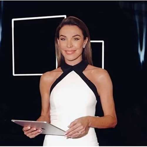 Η Τατιάνα Στεφανίδου στην πιο casual εκδοχή της - Οι αδημοσίευτες φωτογραφίες της από την περίοδο των 90s