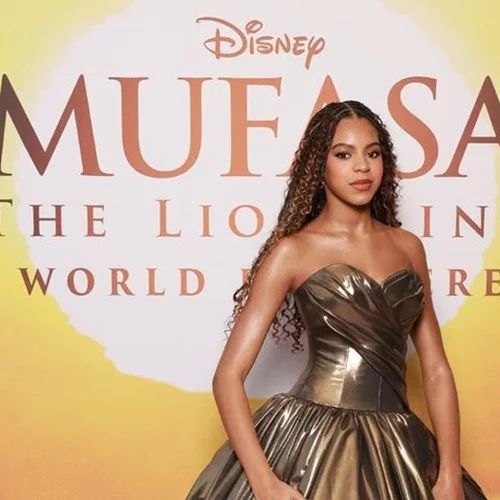 Ενώ ο πατέρας της κατηγορείται για σεξουαλική επίθεση, η Blue Ivy Carter εμφανίζεται με εντυπωσιακή ολόχρυση τουαλέτα