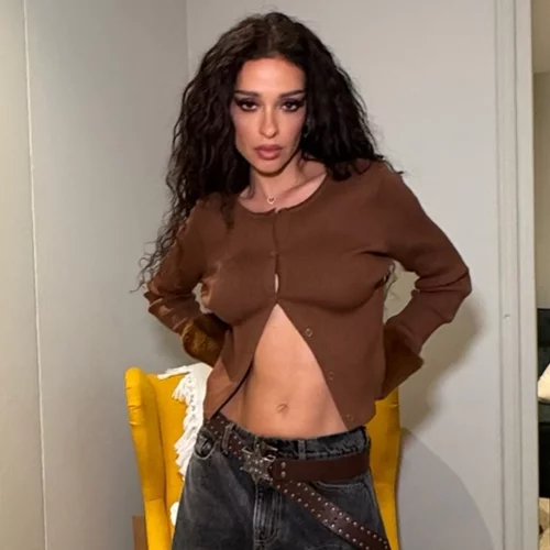 Η Ελένη Φουρέιρα φόρεσε το πρώτο μπικίνι της σεζόν | Η φωτογραφία από τον κήπο του σπιτιού της