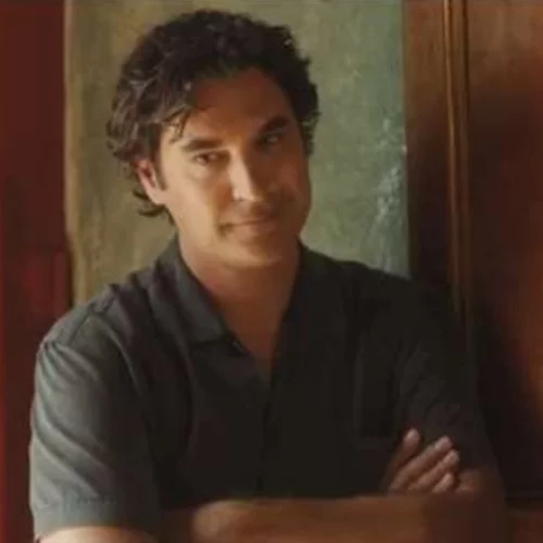 To Maestro επιστρέφει για να εξηγήσει και να εξηγηθεί