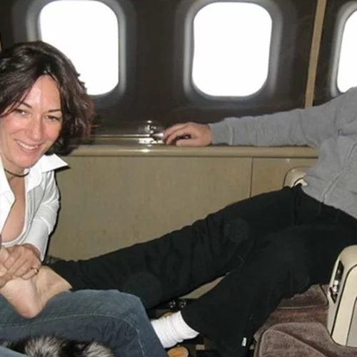 Ghislaine Maxwell | H σύντροφος και συνεργάτιδα του Jeffrey Epstein, θα πεθάνει στη φυλακή
