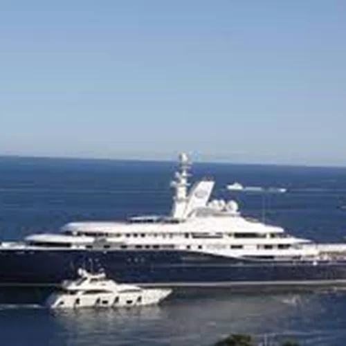 Σκιάθος: Στην ακτή "Μάραθα" ο σεΐχης του Κατάρ με το περίφημο "Al Mirqab"