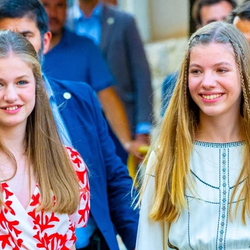 Οι πριγκίπισσες Λεονόρ και Σοφία έχουν κληρονομήσει το κομψό και προσιτό στιλ της μητέρας τους, βασίλισσας Letizia
