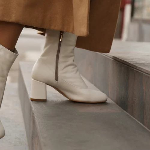 10 ζευγάρια Chelsea μποτάκια που θα ολοκληρώσουν τη φθινοπωρινή γκαρνταρόμπα σου