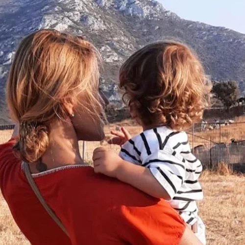 Παναγιώτης - Αντώνιος Κικίλιας | Η Τζένη Μπαλατσινού φωτογραφίζει τον μικρό της γιο στο Παιδικό Μουσείο