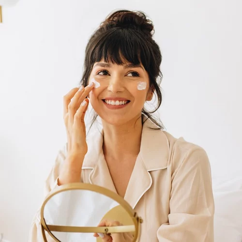 Κατάφερα να μειώσω τις κηλίδες στο πρόσωπό μου μέσα σε ένα μήνα χάρη στην Caudalie και η ρουτίνα μου δεν θα είναι ποτέ ξανά η ίδια