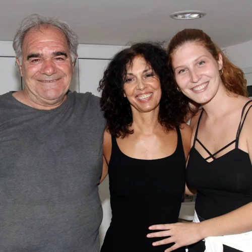 Κι όμως | Με αυτόν τον ηθοποιό είναι σε σχέση η κόρη των Παπαδήμα - Μποσταντζόγλου