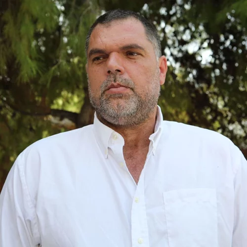 "Στη φωτογραφία είμαι με καρότσι. Το άλλο λέγεται αναπηρικό αμαξίδιο" | Για κάθε Οικονόμου θα υπάρχει πάντα (ευτυχώς) ένας Παπανικολάου