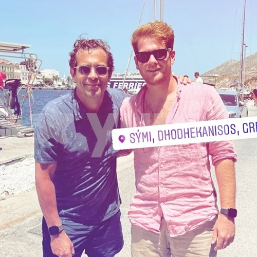 James Καφετζής - Κωνσταντίνος Μαρκουλάκης | Ποζάρουν μαζί στη Σύμη