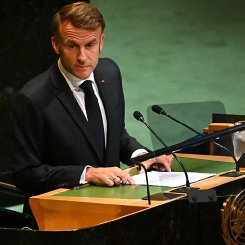 Εμ. Μακρόν: Η κλιματική αλλαγή δεν είναι "θέμα αντίληψης", αφού "η επιστήμη είναι σαφής"