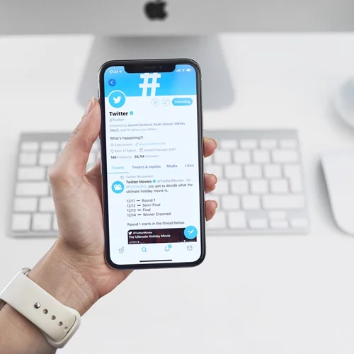 "Το Twitter είναι για όσους έχουν, δεν είναι όλοι οι Έλληνες"