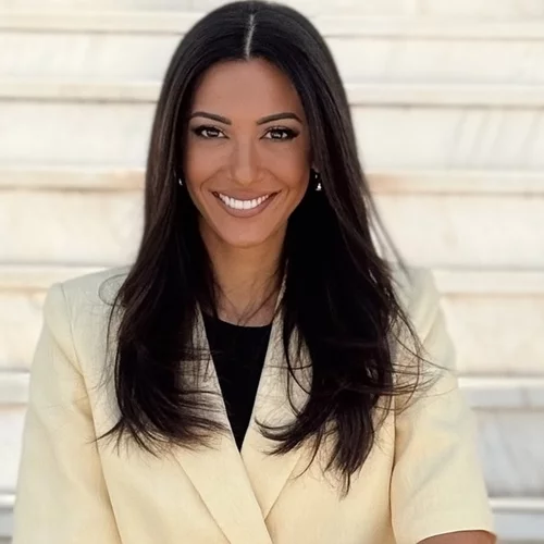 Ευγενία Σαμαρά | Το serum με βιταμίνη C που δίνει απίστευτη λάμψη στην επιδερμίδα της