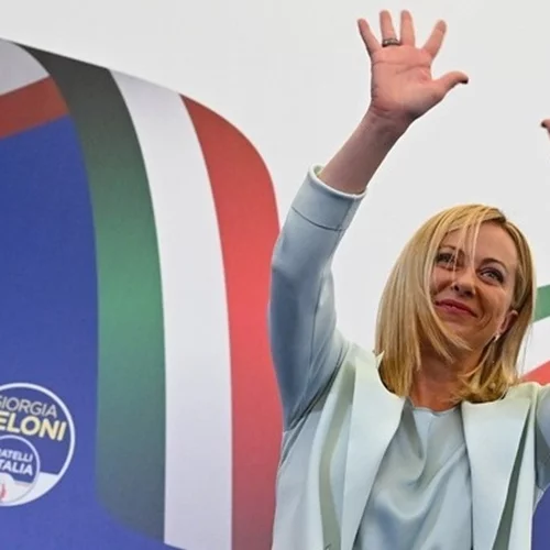 Ιταλία: Τζόρτζια Μελόνι, μια νεοφασίστρια η πρώτη γυναίκα πρωθυπουργός - Νίκη της ακροδεξιάς στις εκλογές