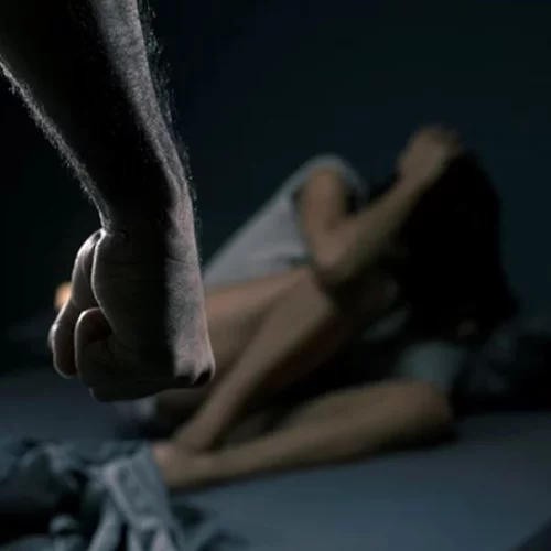 Αλεξανδρούπολη | "Χτυπούσε την κόρη μου με σίδερο, τέσσερα χρόνια είχα να την δω" - Ξεσπά ο πατέρας της 29χρονης