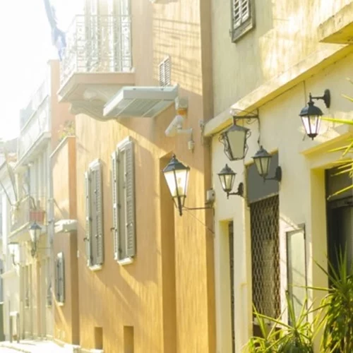 Αυτά είναι τα ιστορικά κτίρια της Πλάκας που θα ζωντανέψουν - Από την οικία Κωλέττη στην οικία "Κοκοβίκου" [εικόνες]