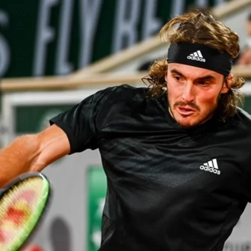 Τσιτσιπάς | "Κανείς δεν μένει μαζί σου για πάντα" - Η αινιγματική ανάρτηση μετά το περιστατικό με τον πατέρα του