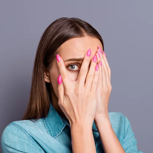 Ανάλυσέ το | Οι συνήθειες που σαμποτάρουν την αυτοπεποίθησή σου