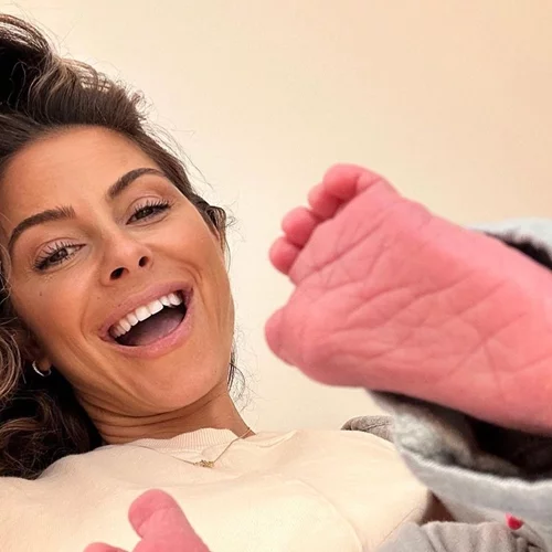 Η Μαρία Μενούνος δημοσίευσε τις πιο υπέροχες οικογενειακές φωτογραφίες με αφορμή τους 3 μήνες ζωής της μονάκριβης κόρης της