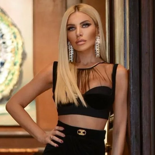 Κατερίνα Καινούργιου | Υιοθέτησε την top τάση της σεζόν στο μανικιούρ της