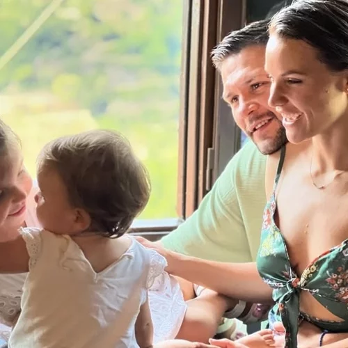 Στη βάφτιση της μικρής κόρης του Κώστα Παπανικολάου | Η υπέροχη οικογένεια που έχει δημιουργήσει ο αρχηγός της εθνικής ομάδας μπάσκετ