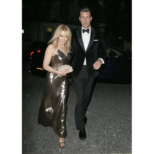 Kylie Minogue | Αρραβωνιάστηκε με το σύντροφό της, Paul Solomons