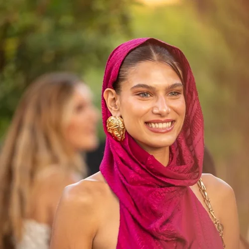 Ανθή Φακιδάρη |  Φέρνει μεσογειακή λάμψη και couture κομψότητα στο κόκκινο χαλί των Καννών