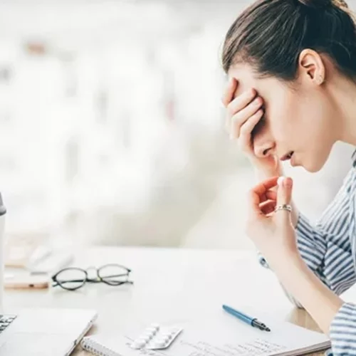 Το γραφείο σου προκαλεί πονοκέφαλο;