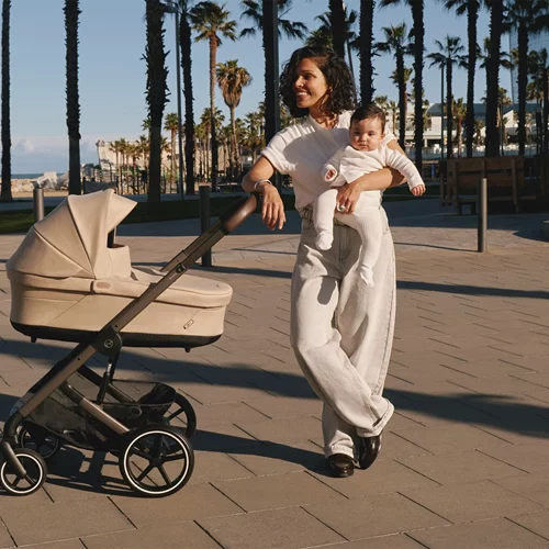 Άνεση και ευελιξία | Αυτό είναι το ιδανικό καρότσι για βόλτες μέσα στην πόλη