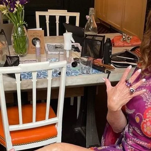 Tρεις πανέμορφες γυναίκες | Η Brooke Shields και οι δύο κόρες της ποζάρουν με μαγιό