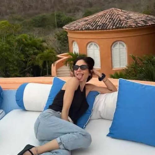 Σοφία Καρβέλα | Για gardening στο σχολείο του γιου της, Νέστορα