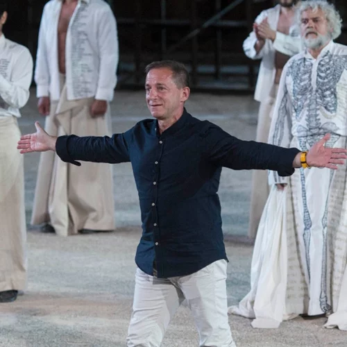 Δημήτρης Λιγνάδης "Παρουσιάστηκα στη ΓΑΔΑ, δεν υπάρχει ένταλμα για μένα"