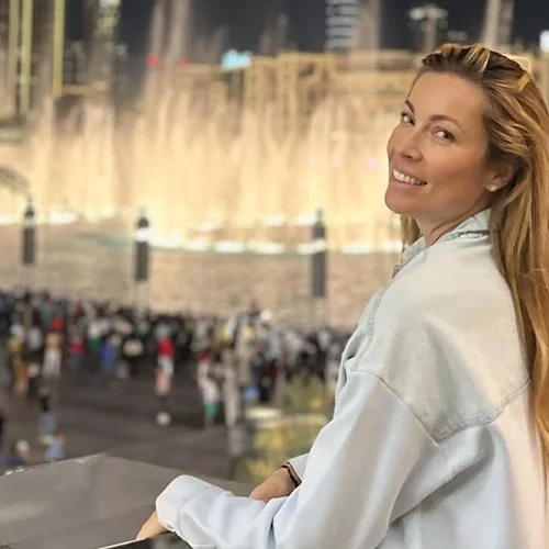 Η total pink εμφάνιση της Μαριέττας Χρουσαλά στο Παρίσι | Το γαλλικό πρωινό που λάτρεψε