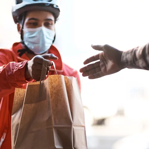 E-food: Πώς κατέστρεψε το brand name της με το λάθος μήνυμα - "Γκρεμίστηκε" η εφαρμογή μετά τον σάλο