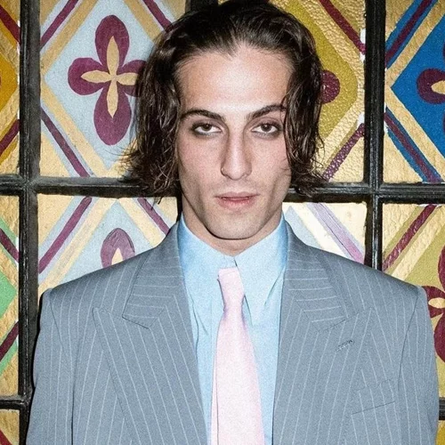 Damiano David | Ο πιο σέξι τραγουδιστής αλλάζει το λουκ του και διχάζει