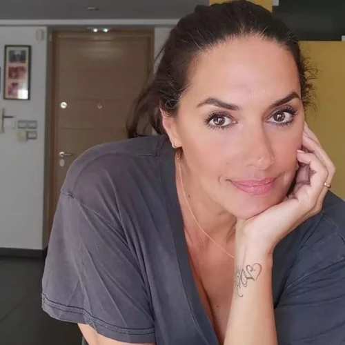 Νόνη Δούνια | Η θερμοκρασία έπεσε και φόρεσε από τα πρώτα leather της σεζόν