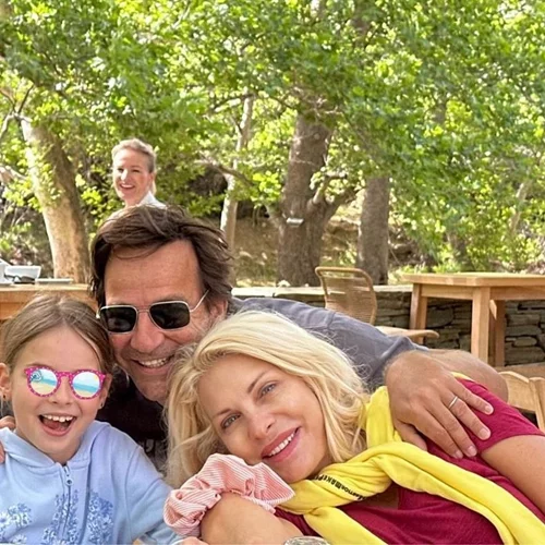 Η Ελένη Μενεγάκη συνοδεύει τη Μαρίνα σε παιδικό πάρτι | Το τέλειο outfit της 9χρονης