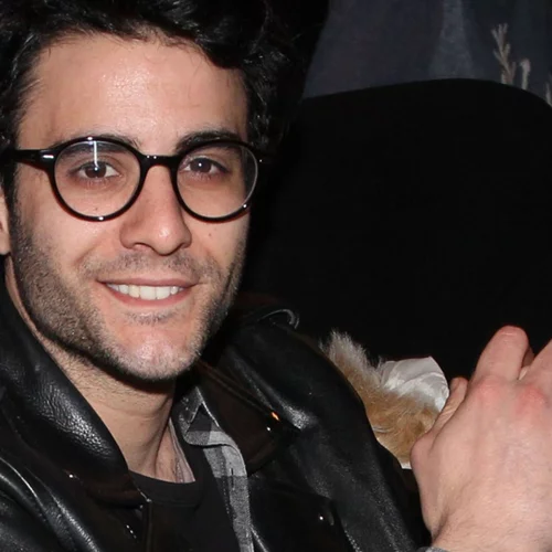 Ίαν Στρατής | Βαρύ πένθος για τον τραγουδιστή