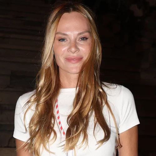 Το palazzo παντελόνι της Υβόννης Μπόσνιακ είναι αυτό που χρειάζεσαι τη νέα σεζόν