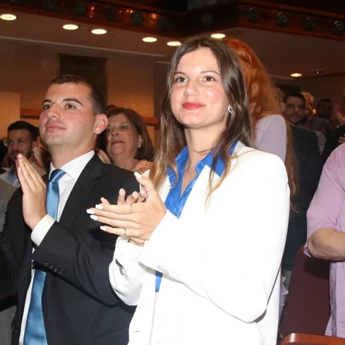 Σπάνια εμφάνιση των διδύμων Καραμανλή | Πόσο μεγάλωσαν ο Αλέξανδρος και η Αλίκη