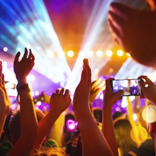 Νέα μελέτη | Πότε και πώς θα μπορούμε να ξαναπάμε σε συναυλίες σε κλειστό χώρο