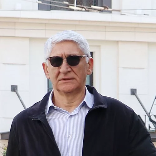 Παναγιώτης Γιαννάκης | Με τη σύζυγό του σε βραδινή έξοδο για δύο