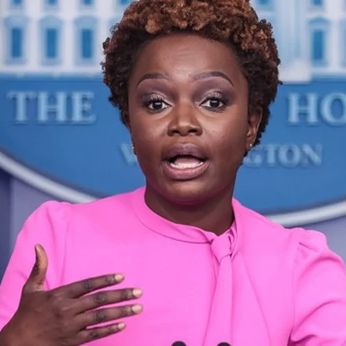 "Είμαι ό,τι μισεί ο Τrump: Γυναίκα, μαύρη και gay" | Το πρώτο ανοιχτά LGBTQ+ άτομο είναι η νέα εκπρόσωπος του Λευκού Οίκου