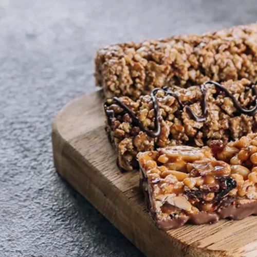 Μπάρες granola με φυστικοβούτυρο | Το ιδανικό σνακ για τις ημέρες που απλώς δεν προλαβαίνεις